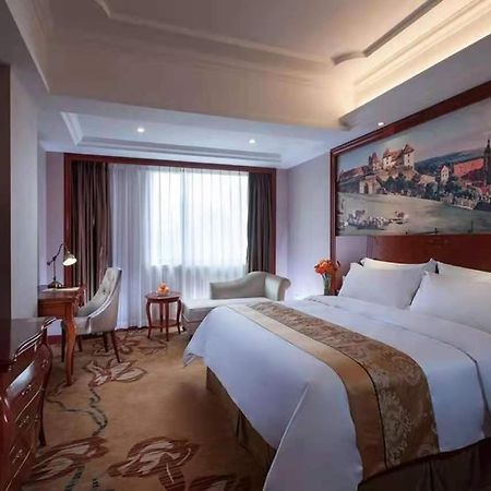 Vienna International Hotel Shaoguan Fengcailou Dış mekan fotoğraf
